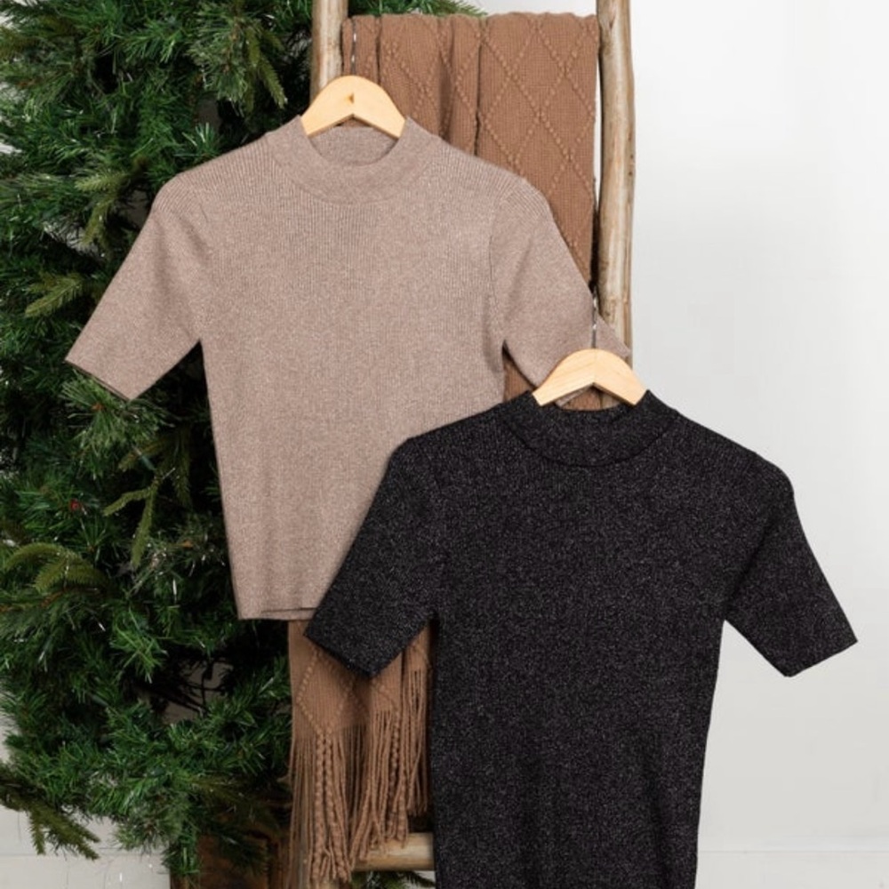 New ~ Staccato glitter lurex mock neck short sleeve top. Large